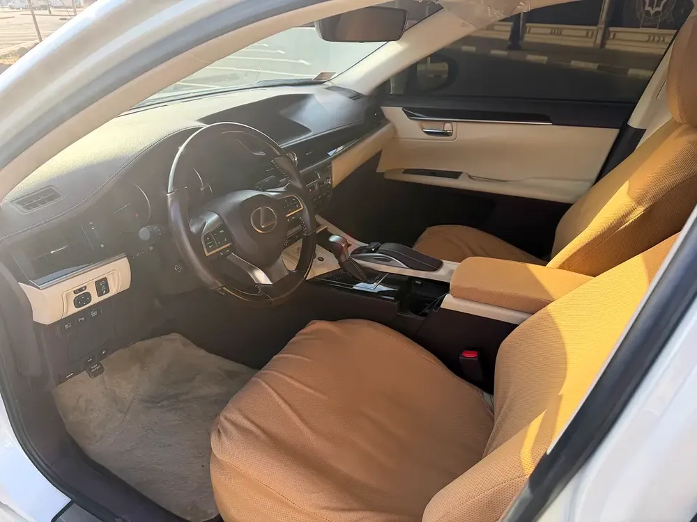 Low mileage LEXUS ES350 - Image 7