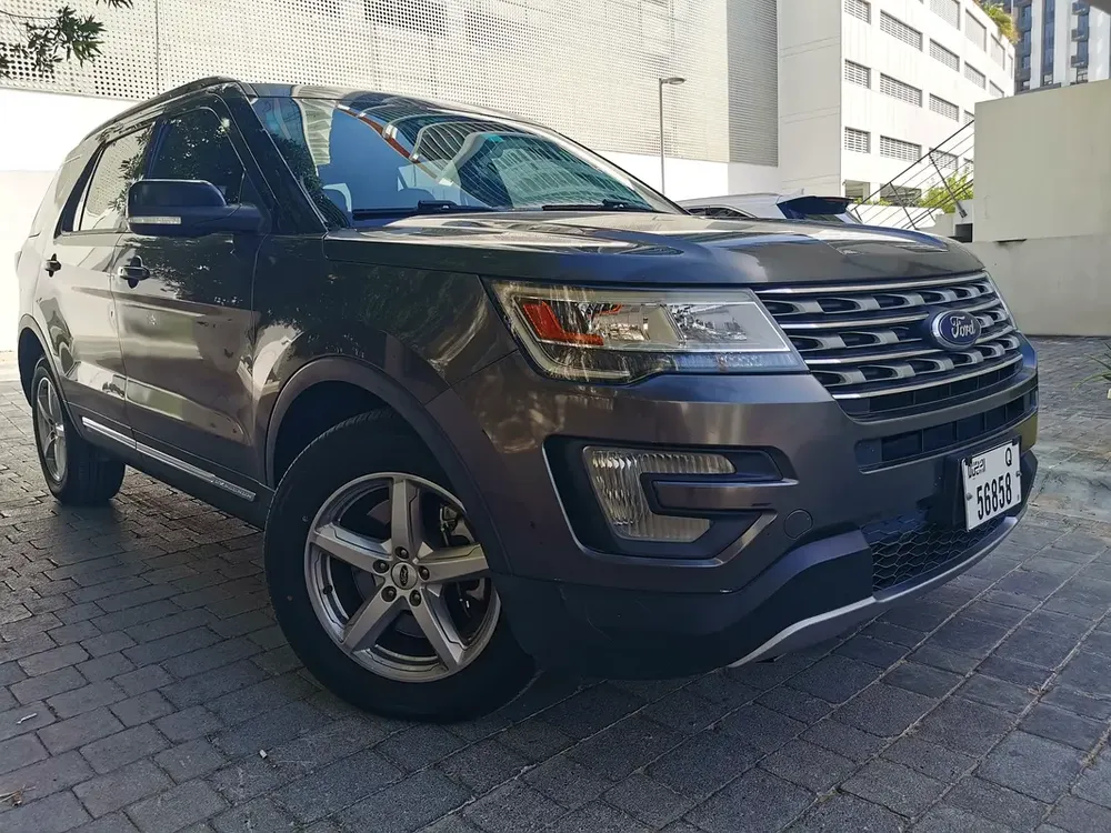 Ford Explorer XLT 2016 Grey single owner low mileage 7 seats - Image 17
