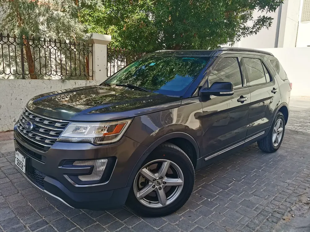 Ford Explorer XLT 2016 Grey single owner low mileage 7 seats - Image 18