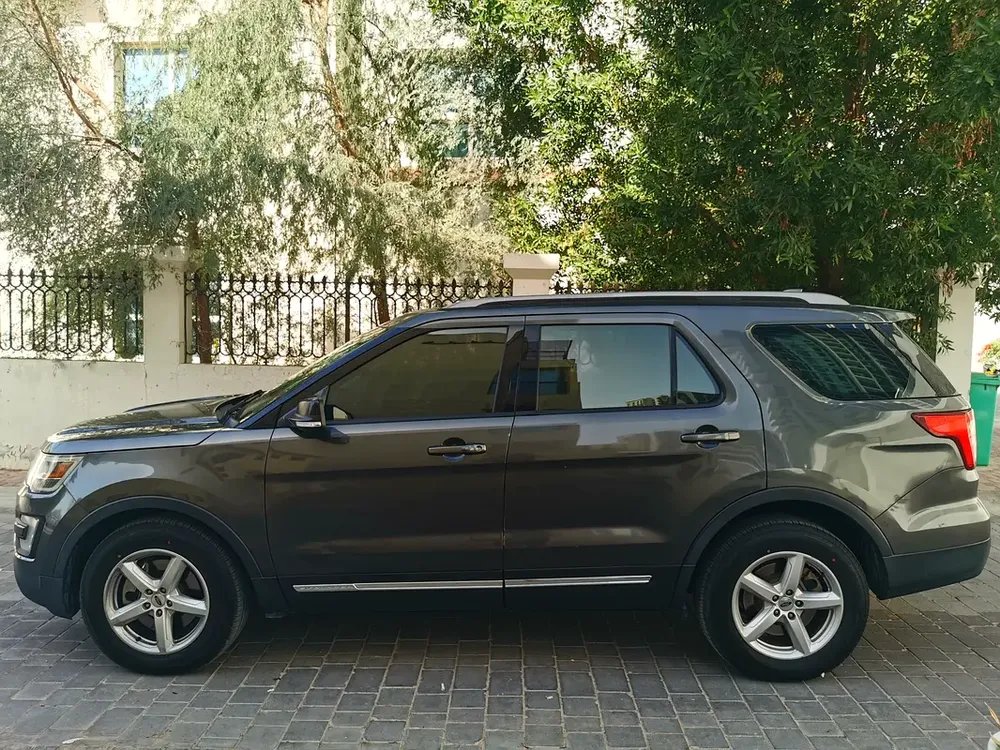 Ford Explorer XLT 2016 Grey single owner low mileage 7 seats - Image 20