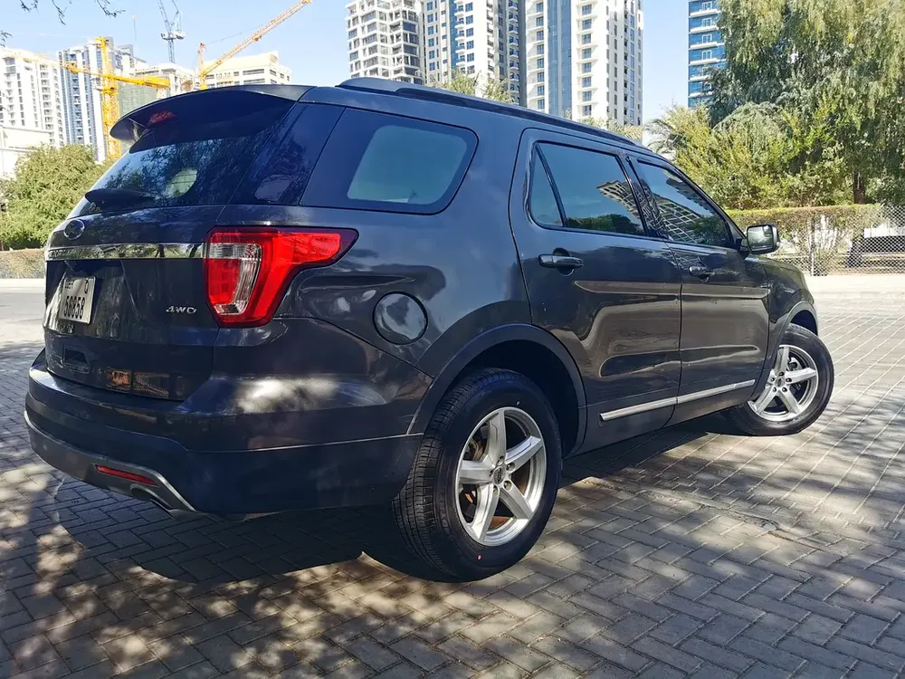 Ford Explorer XLT 2016 Grey single owner low mileage 7 seats - Image 5