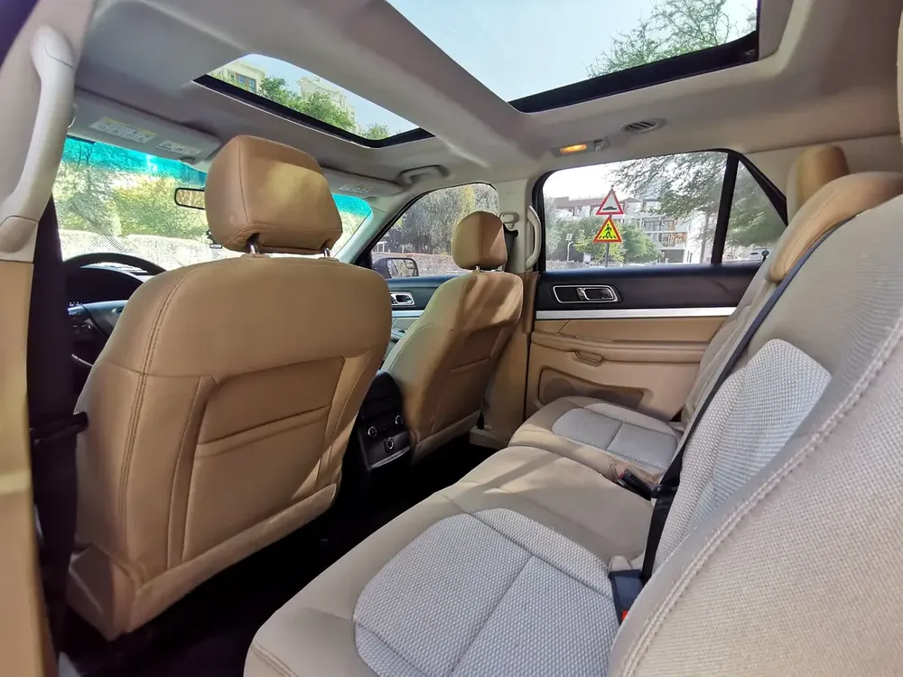 Ford Explorer XLT 2016 Grey single owner low mileage 7 seats - Image 7
