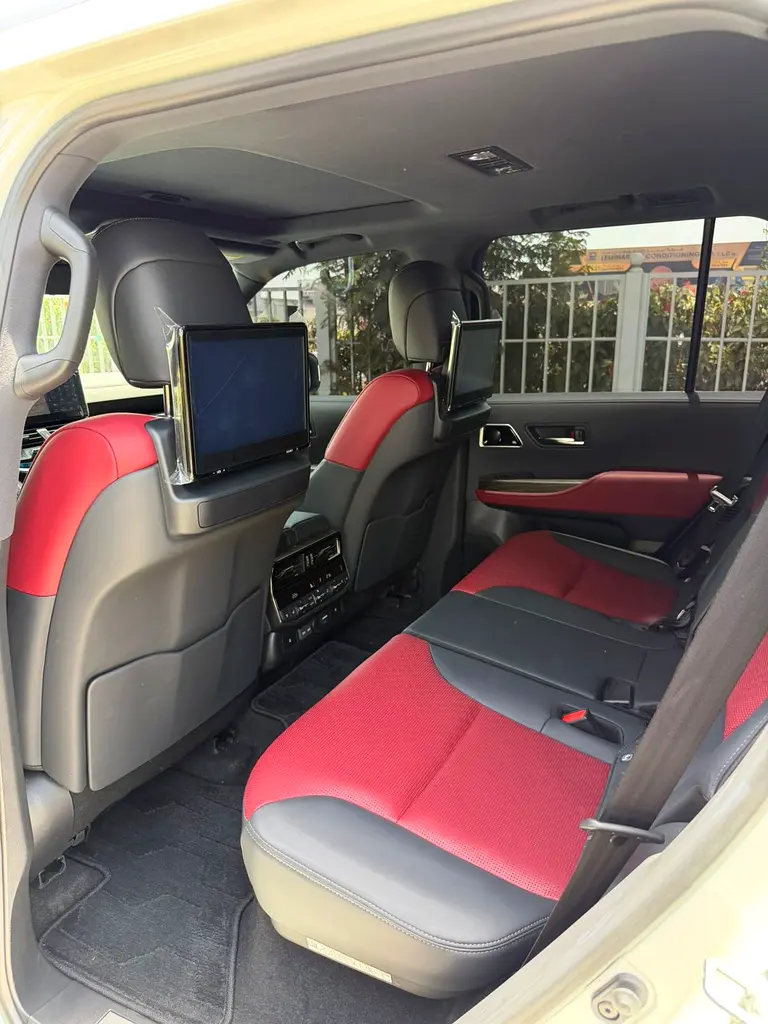 Toyota Land Cruiser 2024 VXR GCC Specs - Brand New Condition - Image 13