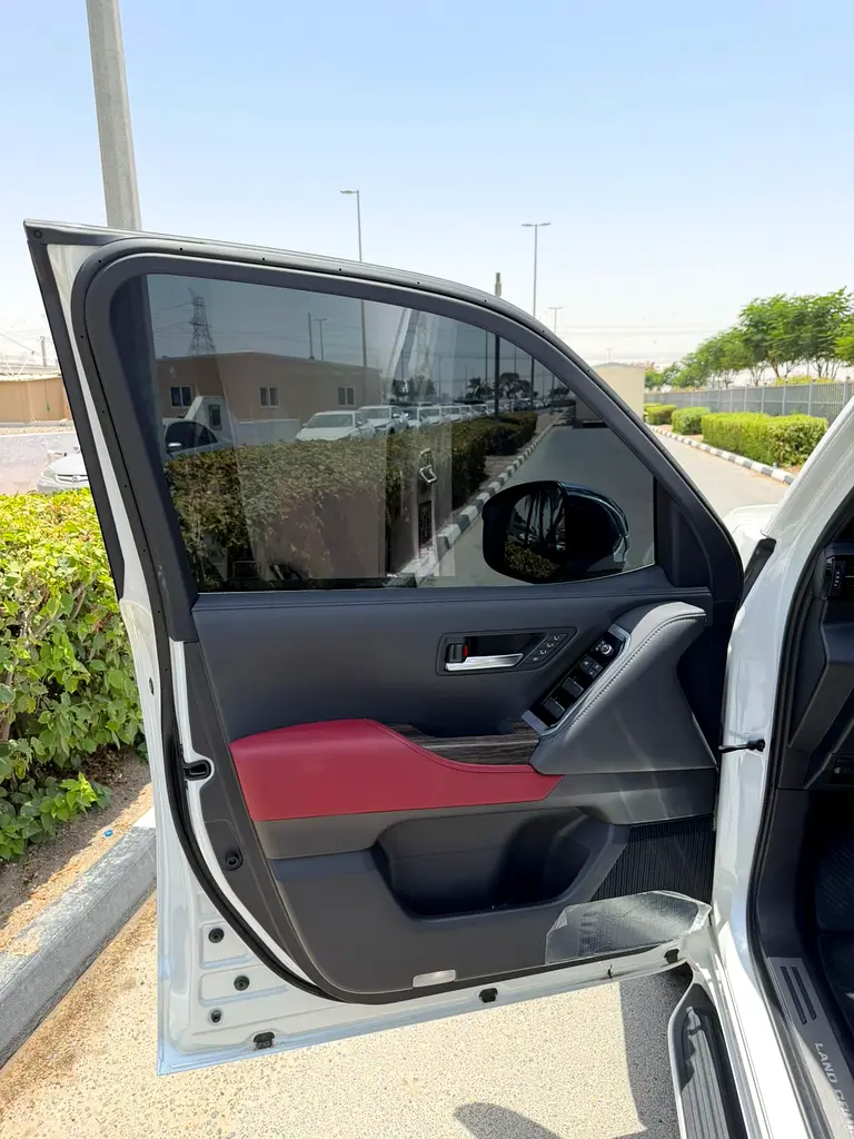 Toyota Land Cruiser 2024 VXR GCC Specs - Brand New Condition - Image 8