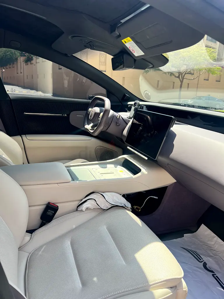 Avatar pure electric with the range of 755 km - Image 7