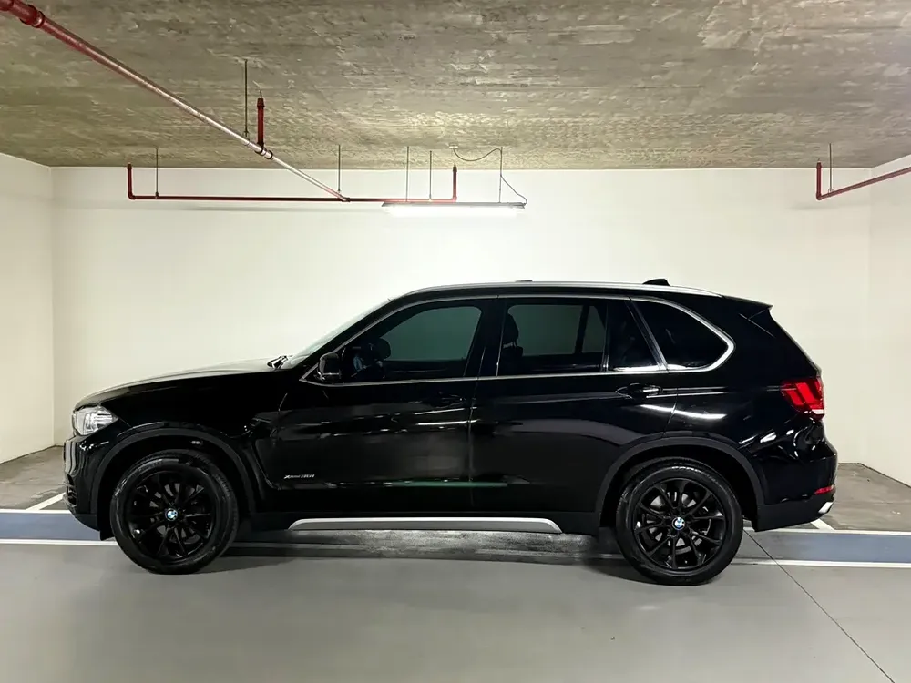 “BLACK BEAUTY” BMW X5 xDrive35i Exclusive 2018 - American Specs - Image 4