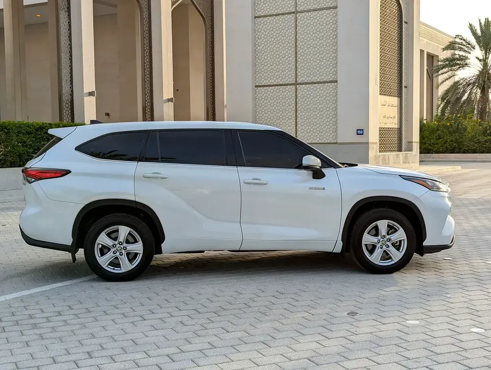 Toyota Highlander GXR Hybrid 2022 - GCC Specs - Excellent Condition - Image 16