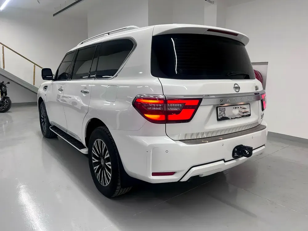 Nissan Patrol LE Titanium V8 2021 - GCC Specs - Full Original Paint - Image 4