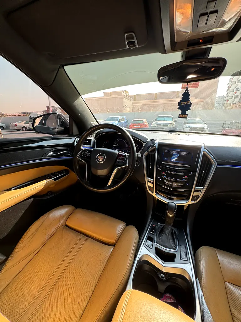 2015 Cadillac SRX Luxury | GCC Specs | Well Maintained - Image 7