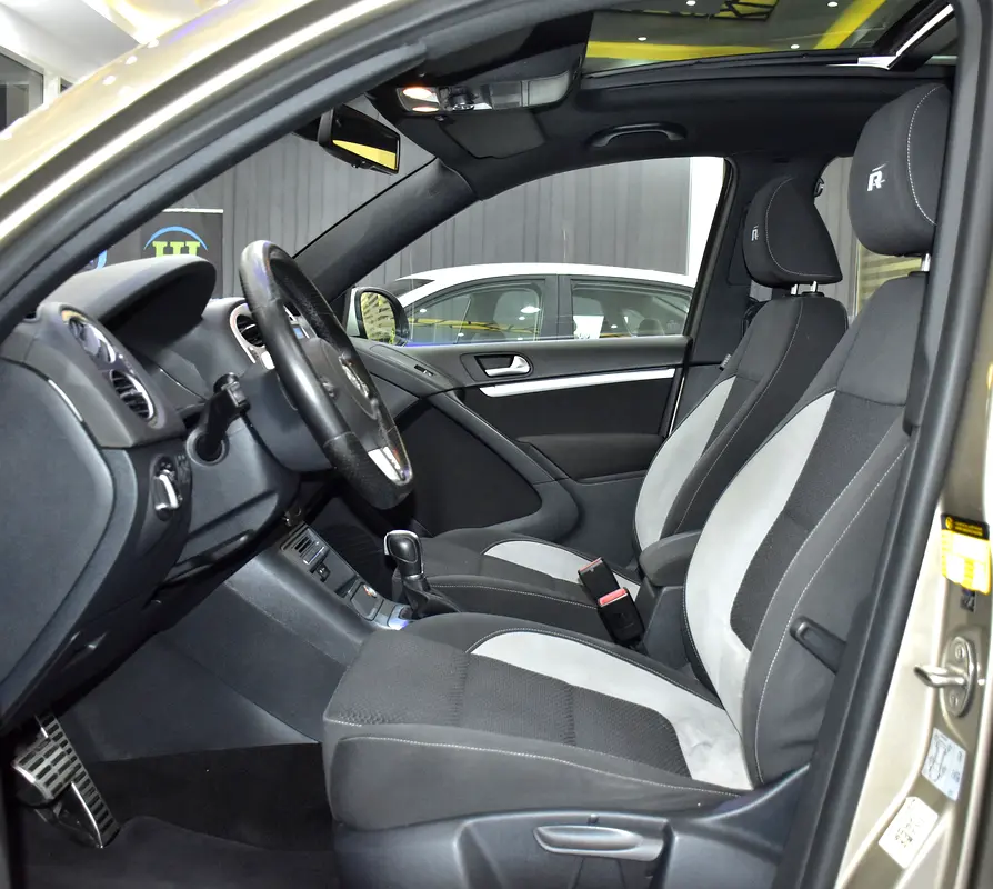 ORIGINAL PAINT ( صبغ وكاله ) Volkswagen Tiguan R-Line ( 2016 Model ) in Beige Color GCC Specs - Image 10