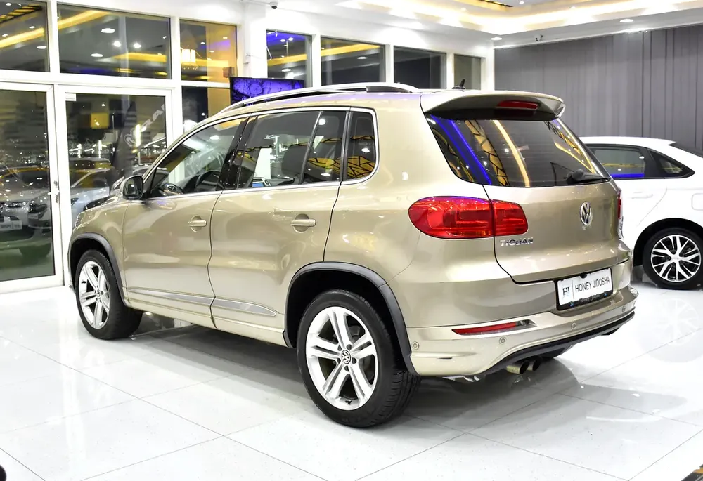 ORIGINAL PAINT ( صبغ وكاله ) Volkswagen Tiguan R-Line ( 2016 Model ) in Beige Color GCC Specs - Image 7