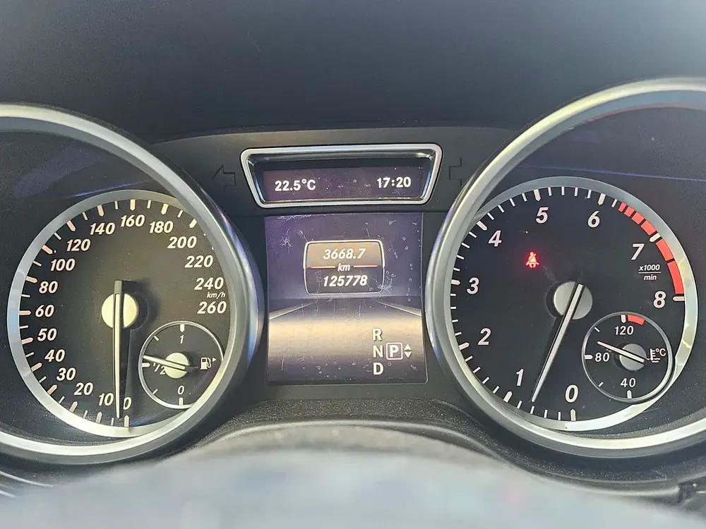 2015 Mercedes-Benz M-Class ML 500 | GCC Specs | V8 Luxury SUV - Image 14