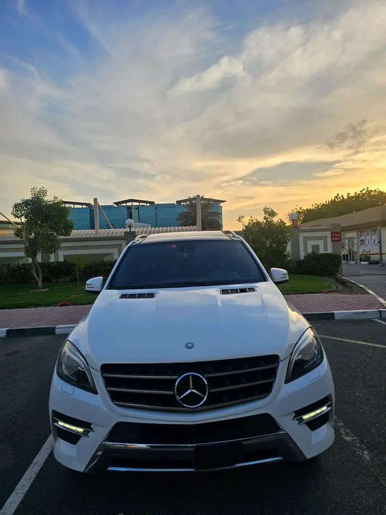 2015 Mercedes-Benz M-Class ML 500 | GCC Specs | V8 Luxury SUV - Image 5
