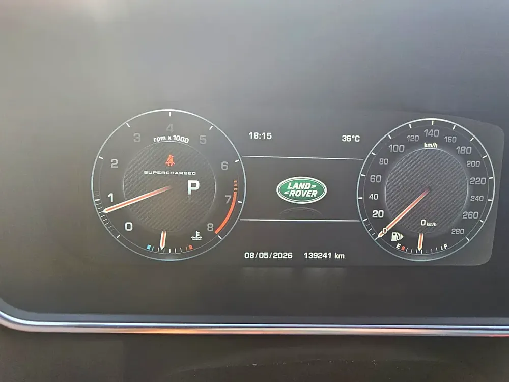 Land Rover Range Rover SE 2016 - GCC Specs - Excellent Condition - Image 17