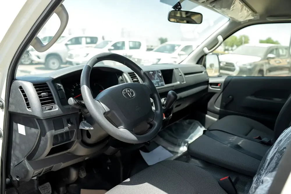 TOYOTA HIACE 2.7 PETROL DELIVERY VAN HIGH ROOF 2025 - Image 11