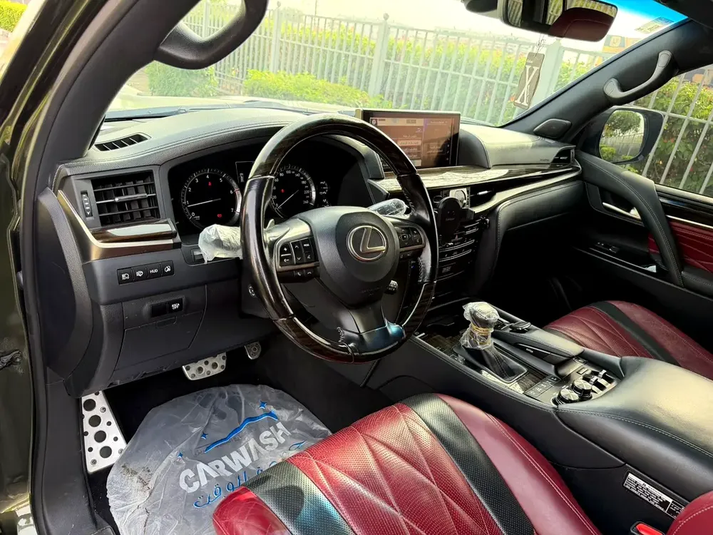Lexus LX 570 Black Edition 2021 - GCC Specs - Perfect Condition - Image 10
