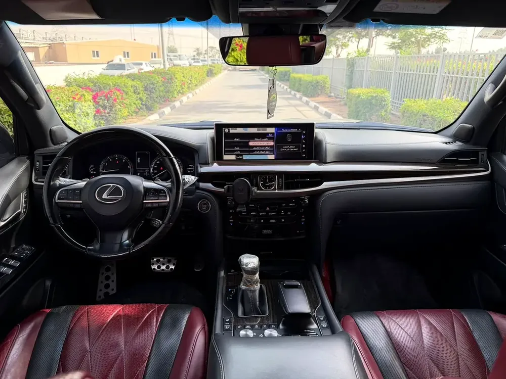Lexus LX 570 Black Edition 2021 - GCC Specs - Perfect Condition - Image 13