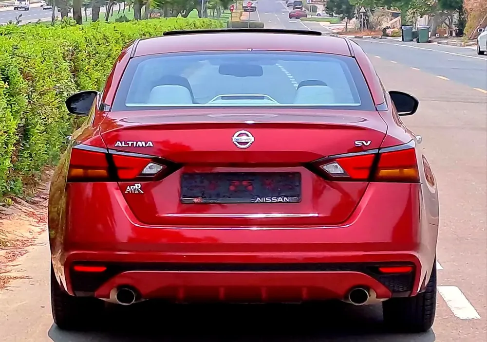 850-Monthly l GCC l SUNROOF | Cruise, Camera, GPS l Accident Free - Image 6