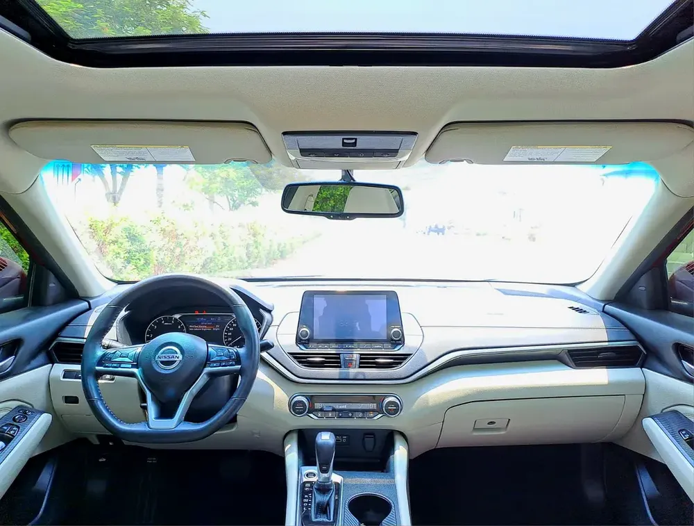 850-Monthly l GCC l SUNROOF | Cruise, Camera, GPS l Accident Free - Image 8
