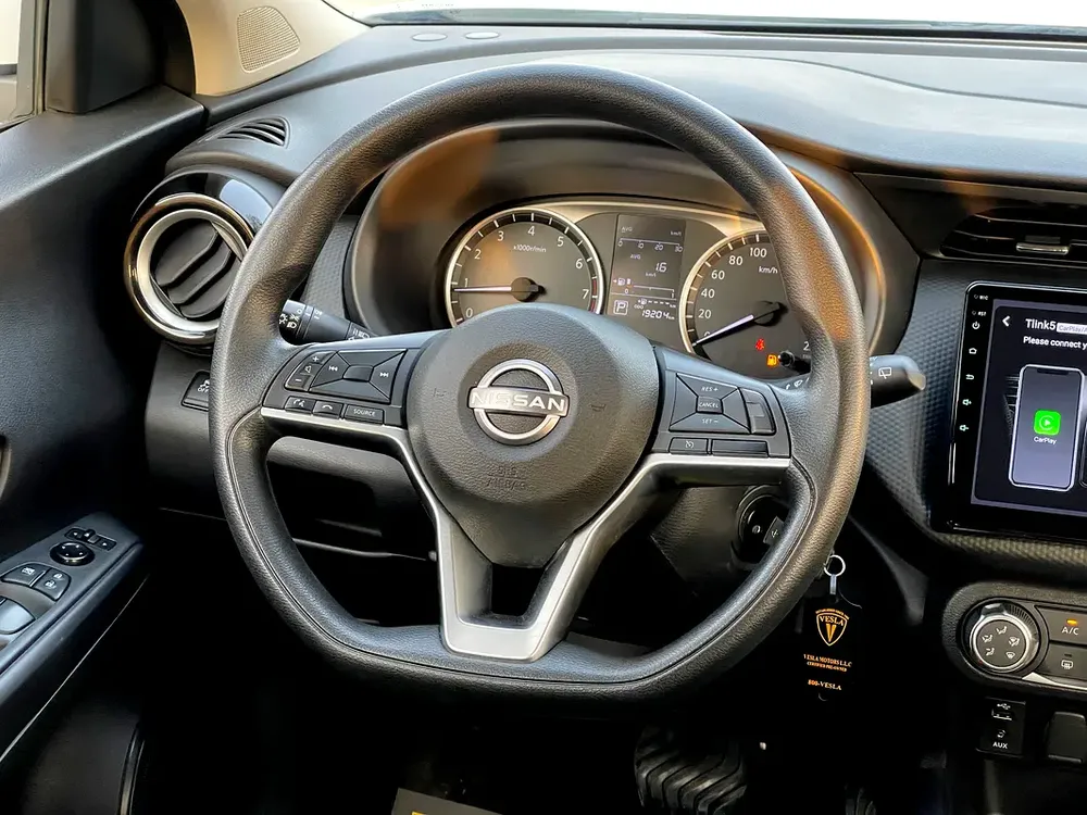 UNLIMITED MILEAGE WARRANTY / CRUISE CONTROL + NAVIGATION + CAMERA + APPLE CAR PLAY + - Image 12