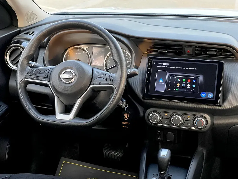 UNLIMITED MILEAGE WARRANTY / CRUISE CONTROL + NAVIGATION + CAMERA + APPLE CAR PLAY + - Image 14
