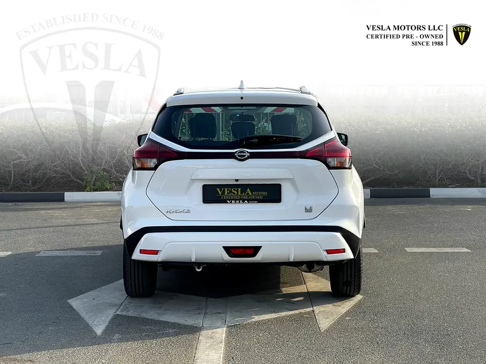 UNLIMITED MILEAGE WARRANTY / CRUISE CONTROL + NAVIGATION + CAMERA + APPLE CAR PLAY + - Image 8