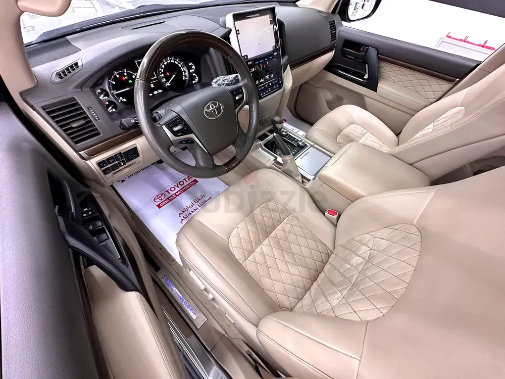 GCC•GXR GT•full service Toyota•original paint•free accident•108kkm - Image 11
