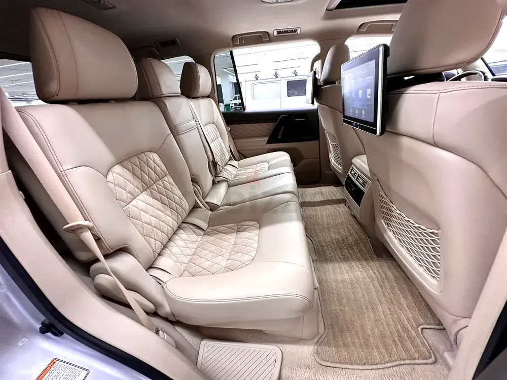 GCC•GXR GT•full service Toyota•original paint•free accident•108kkm - Image 17