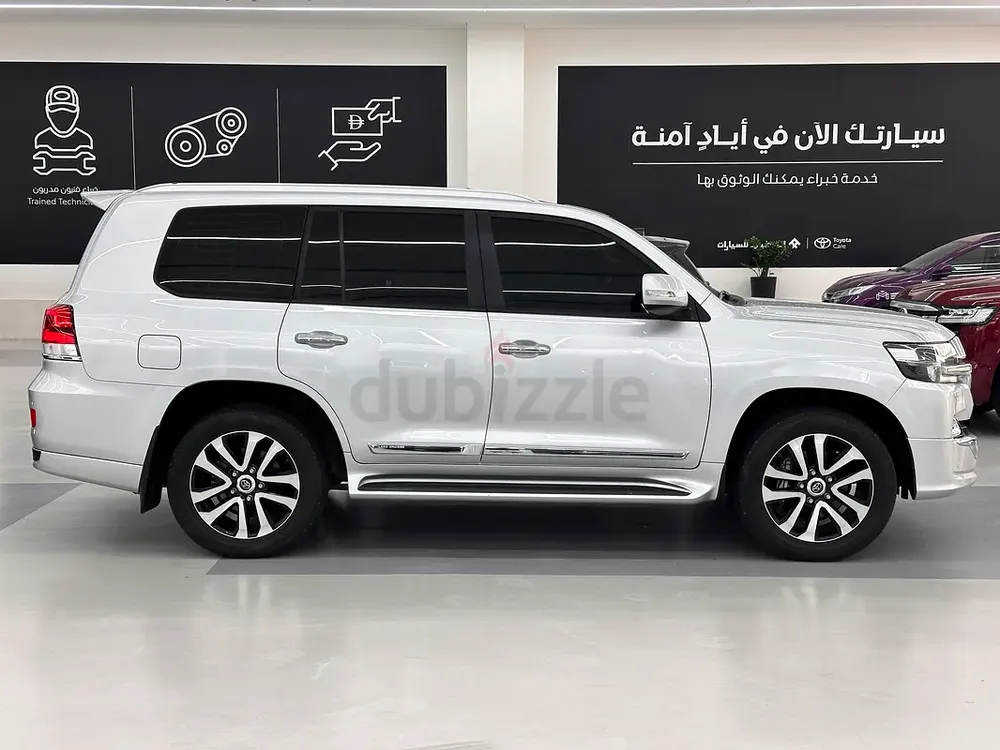 GCC•GXR GT•full service Toyota•original paint•free accident•108kkm - Image 7