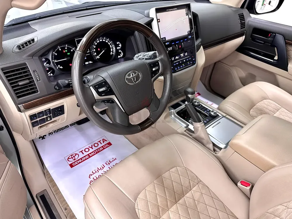GCC•GXR GT•full service Toyota•original paint•free accident•108kkm - Image 8