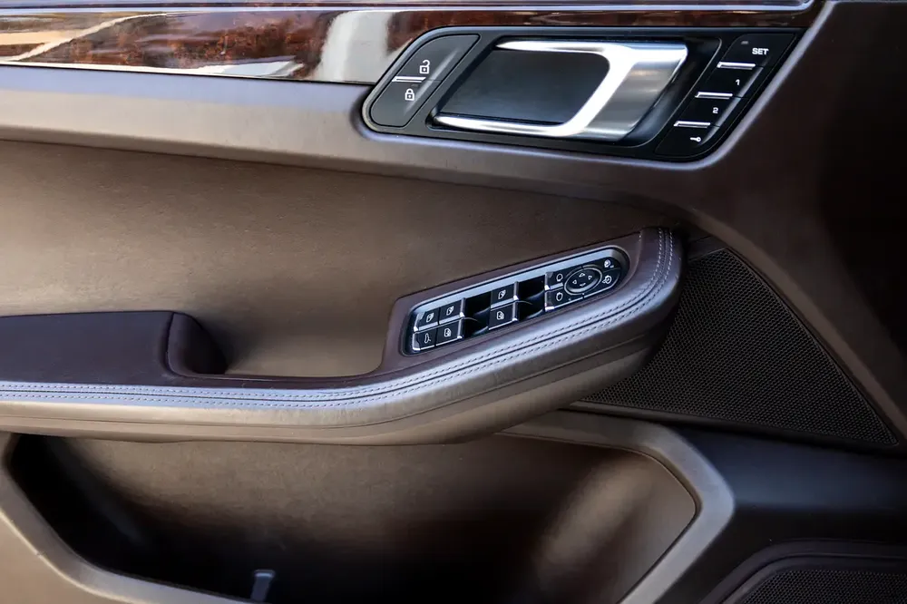 Porsche Macan 2019 GCC | Warranty | Flexible D.P. - Image 12