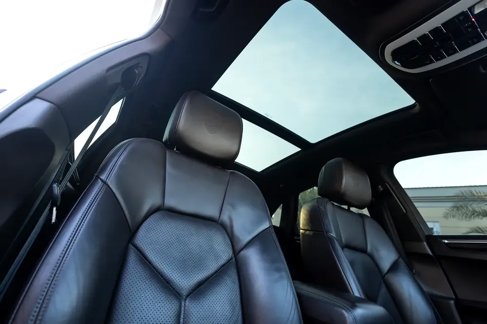 Porsche Macan 2019 GCC | Warranty | Flexible D.P. - Image 19