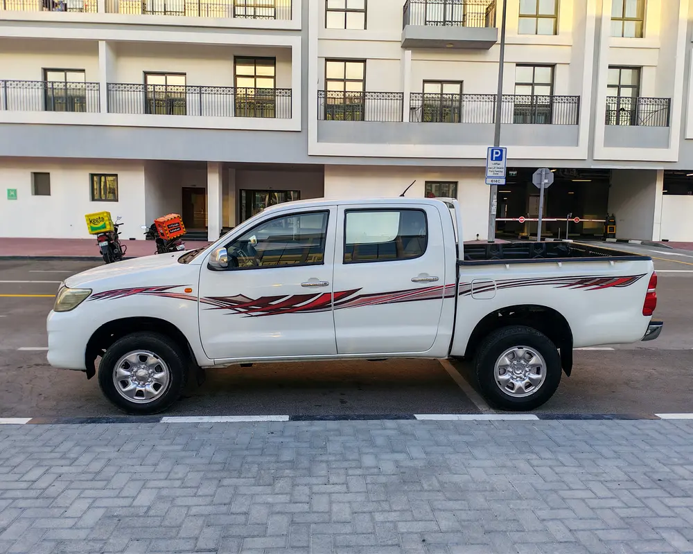 Toyota Hilux 2013 Double Cab 4x4 DLS GCC Specs - Reliable Workhorse Ready Condition - Image 7