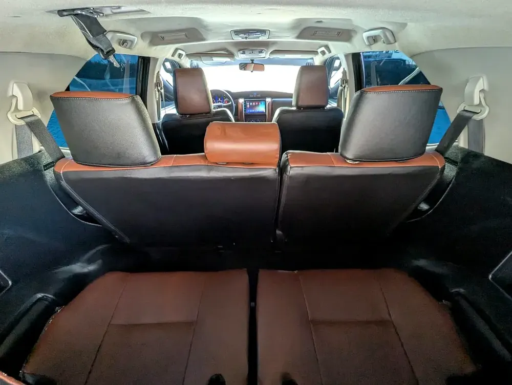 TOYOTA FORTUNER 2019 FACELIFTED 2025 GCC V4 2.7L IN EXCELLENT CONDITION - Image 10