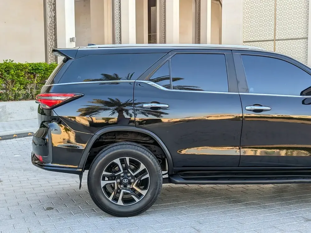 TOYOTA FORTUNER 2019 FACELIFTED 2025 GCC V4 2.7L IN EXCELLENT CONDITION - Image 11