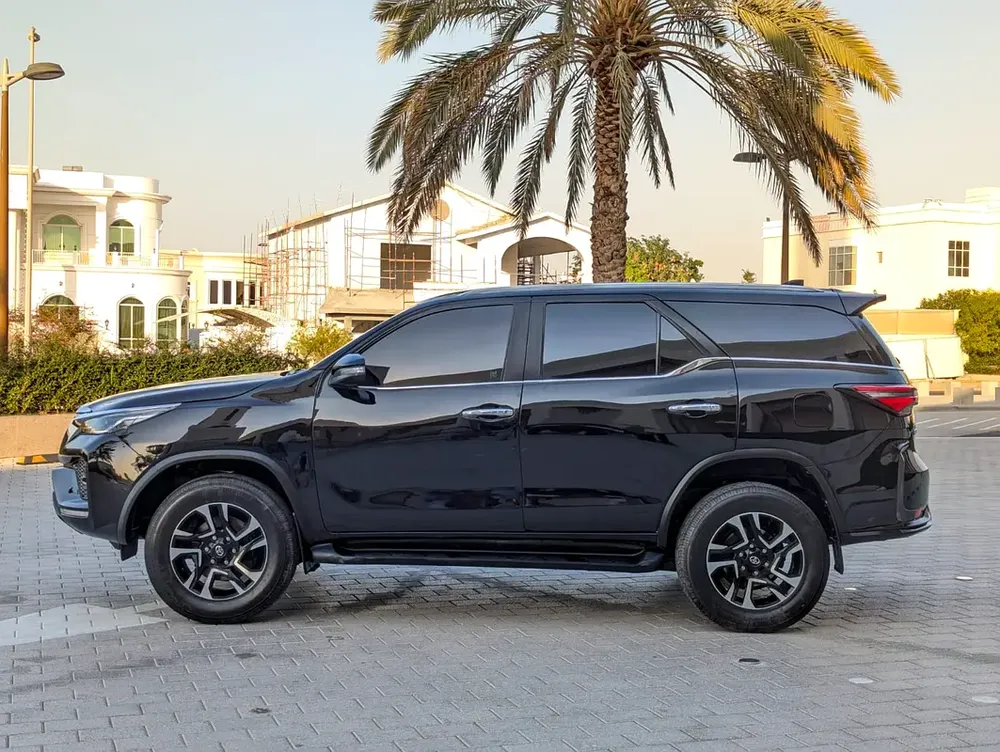TOYOTA FORTUNER 2019 FACELIFTED 2025 GCC V4 2.7L IN EXCELLENT CONDITION - Image 14