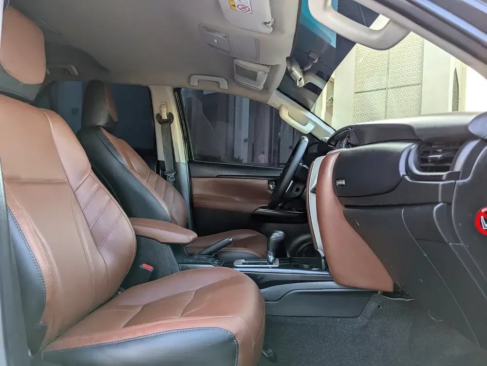 TOYOTA FORTUNER 2019 FACELIFTED 2025 GCC V4 2.7L IN EXCELLENT CONDITION - Image 5