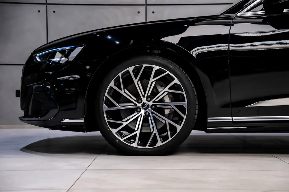 2026 Audi A8 55 TFSI Quattro - GCC Specs - Brand New - Image 5