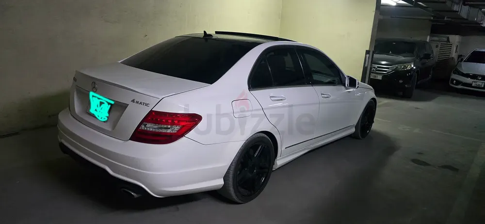 2014 C300 4 Matic - Well maintained family used fuel efficient regular use car - Image 11