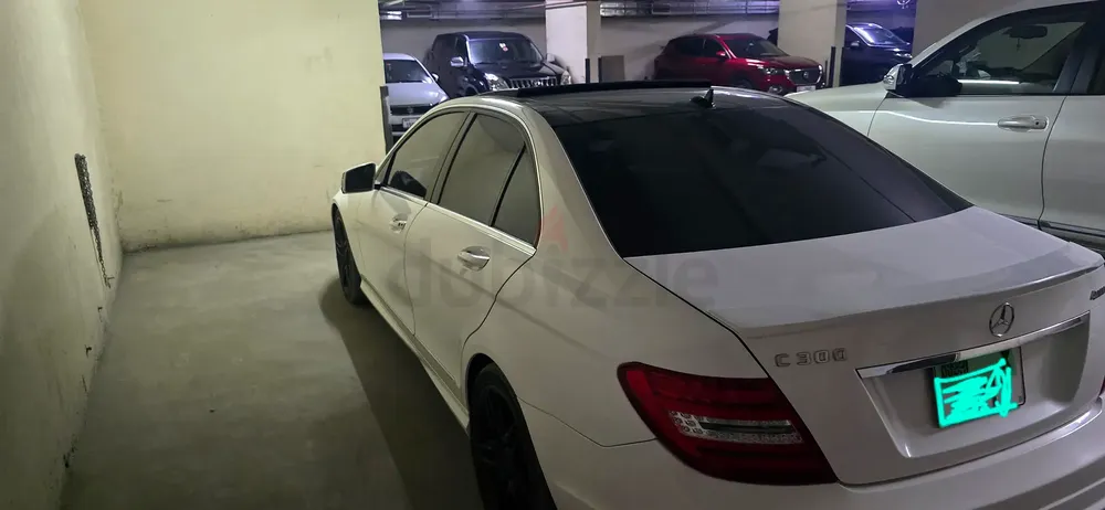 2014 C300 4 Matic - Well maintained family used fuel efficient regular use car - Image 12
