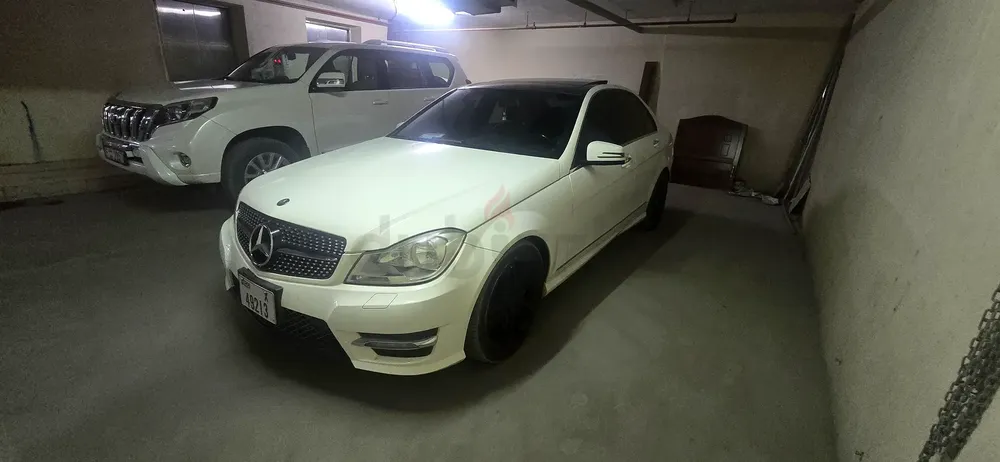 2014 C300 4 Matic - Well maintained family used fuel efficient regular use car - Image 13