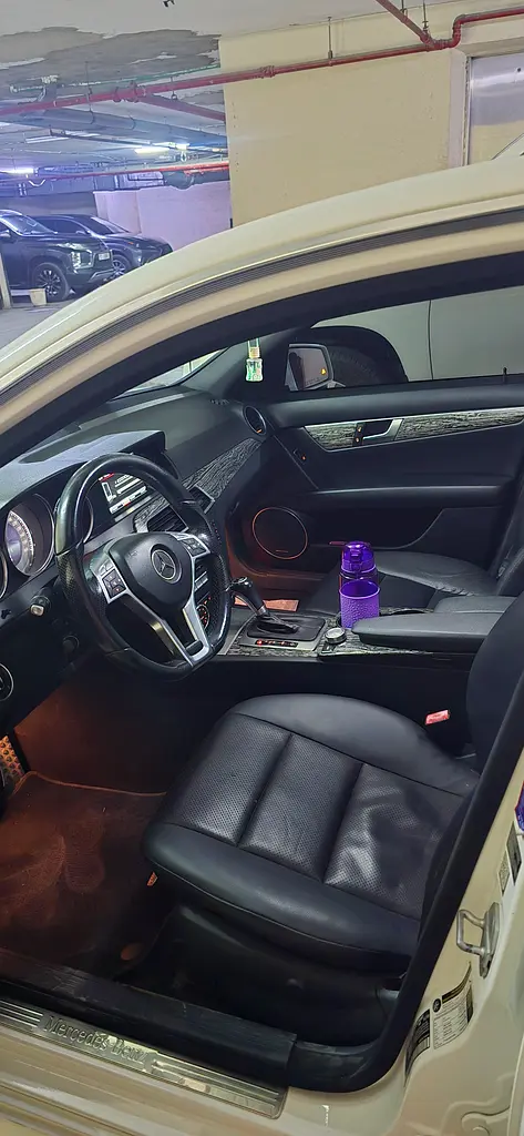 2014 C300 4 Matic - Well maintained family used fuel efficient regular use car - Image 5
