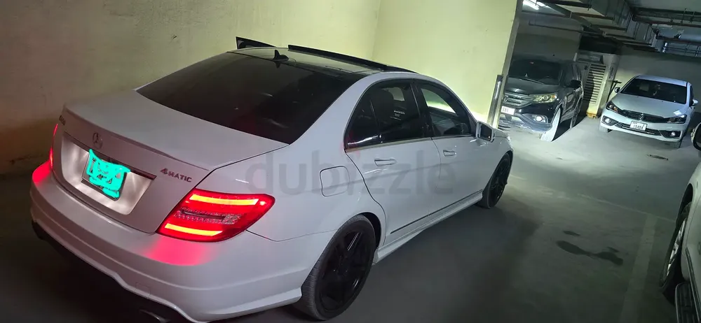 2014 C300 4 Matic - Well maintained family used fuel efficient regular use car - Image 6
