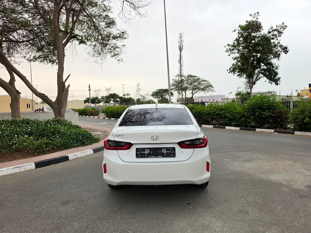 2022 Honda City LX Sport - GCC Specs - Excellent Condition - Image 4