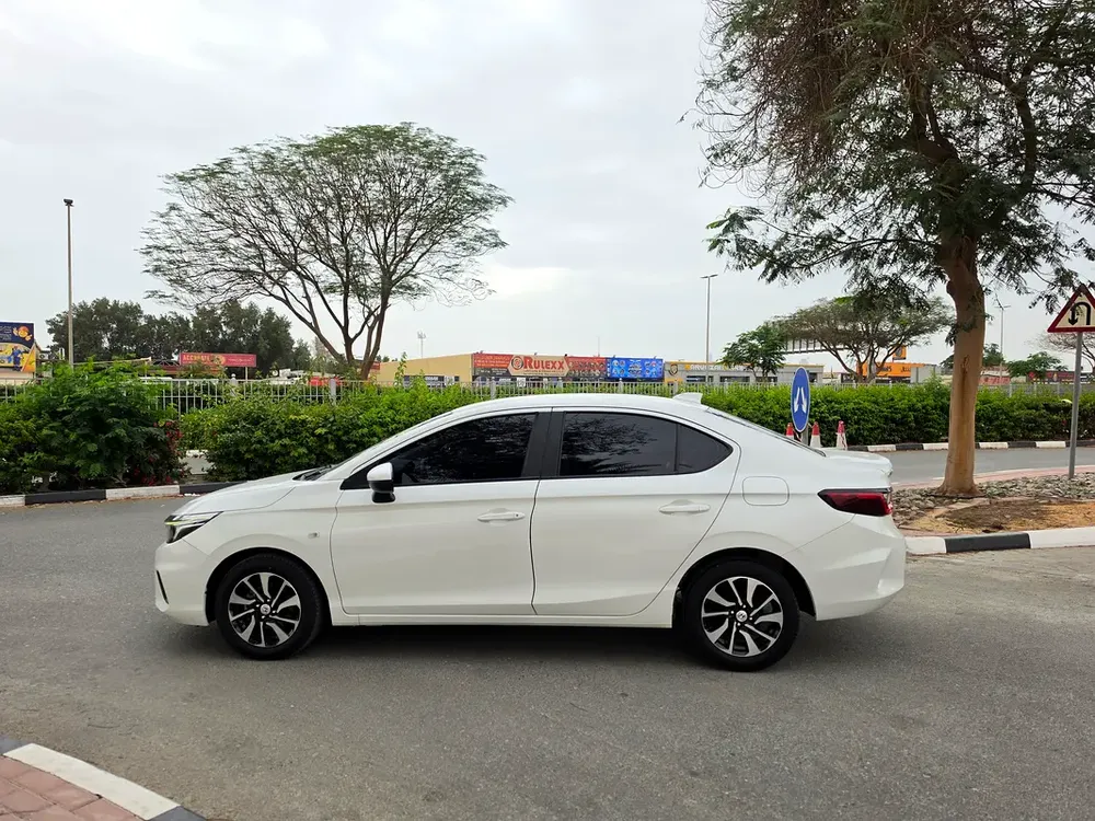 2022 Honda City LX Sport - GCC Specs - Excellent Condition - Image 5