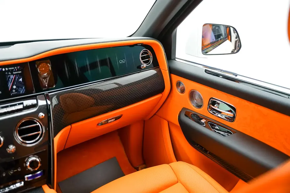 2026 ROLLS-ROYCE CULLINAN BLACK BADGE WITH WARRANTY AND SERVICE CONTRACT - Image 9