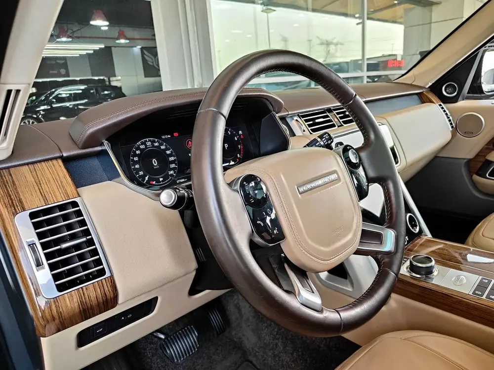 AED 2,480 P.M | 2018 Range Rover Vogue HSE | Under Warranty | GCC | - Image 12