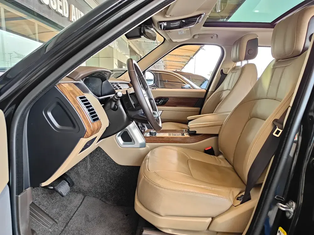AED 2,480 P.M | 2018 Range Rover Vogue HSE | Under Warranty | GCC | - Image 13