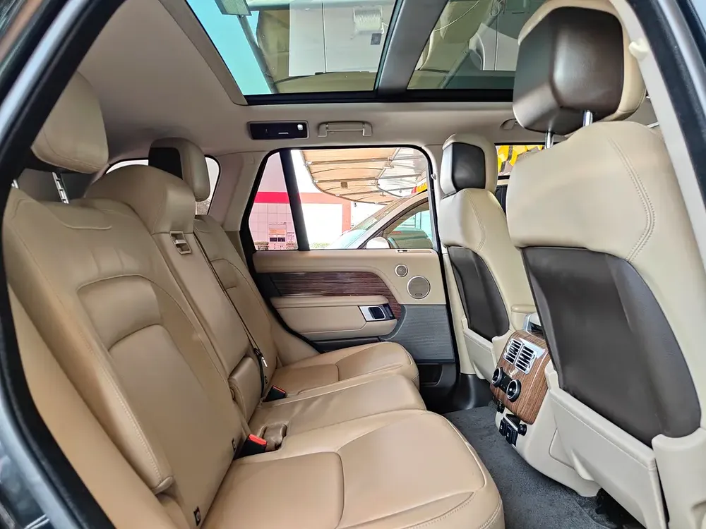 AED 2,480 P.M | 2018 Range Rover Vogue HSE | Under Warranty | GCC | - Image 20