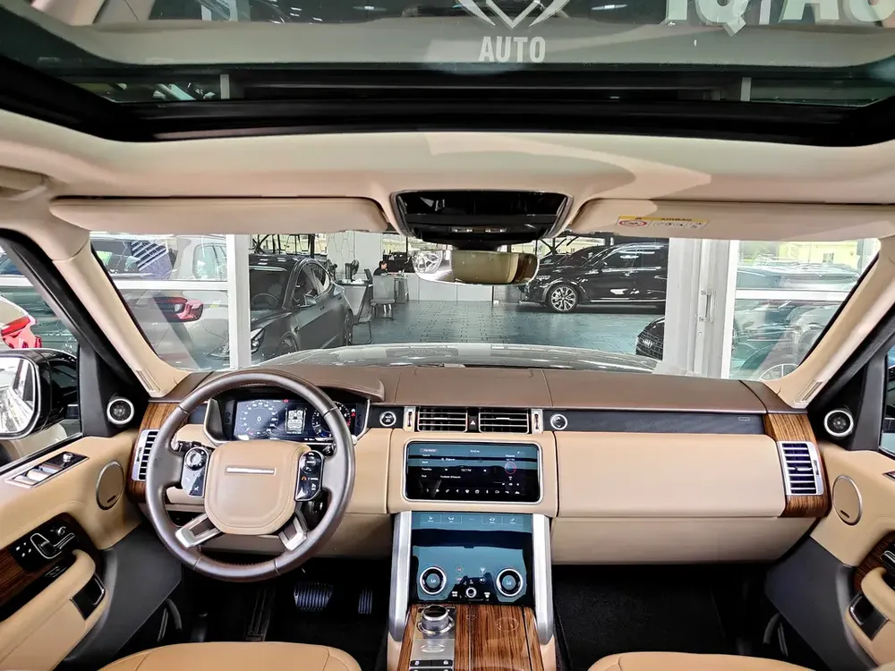 AED 2,480 P.M | 2018 Range Rover Vogue HSE | Under Warranty | GCC | - Image 9